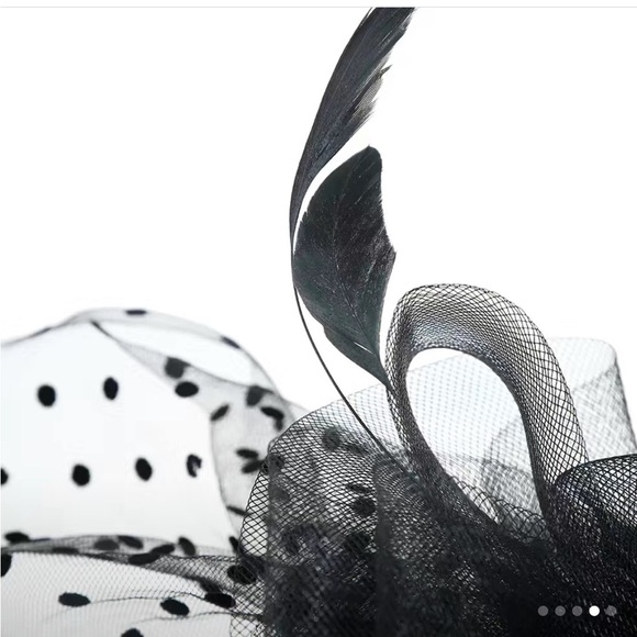 💕Wedding Bridal hair clip with mesh ribbons, feathers with partial Veil. - Picture 3 of 4